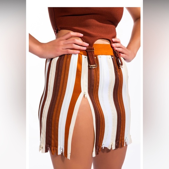 NWOT Akira Zipper Skirt - Picture 9 of 12